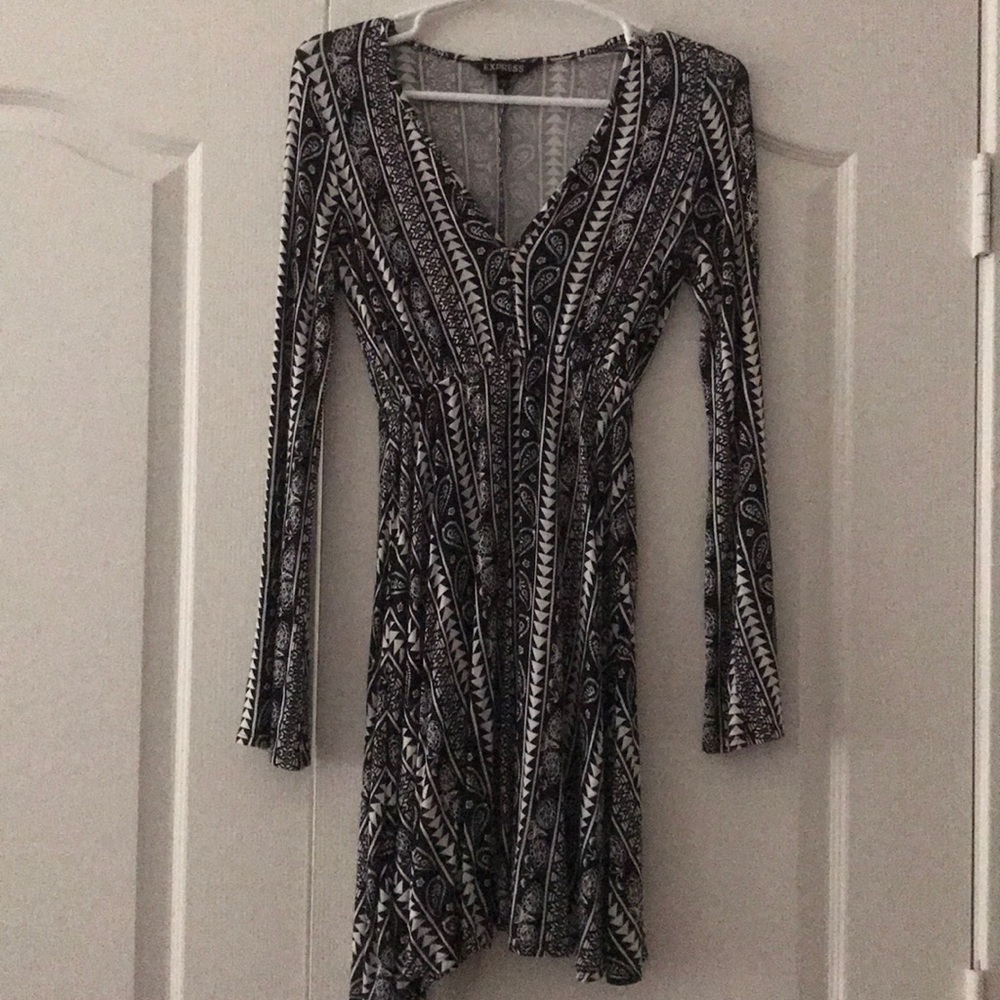 EXPRESS Long sleeve printed dress